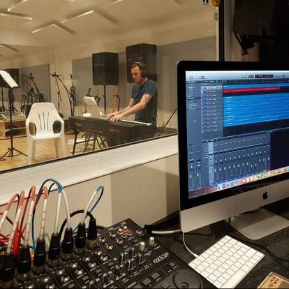Jack Rowland - Recording Keyboard in Studio
